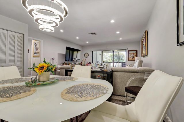 34 W Stratford Ln Lane W D, Boynton Beach, FL 33436