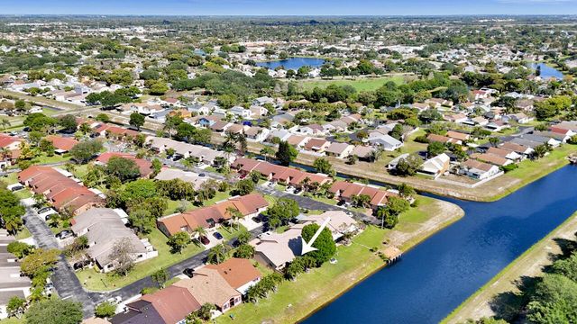 124 Mayfair Lane, Boynton Beach, FL 33426