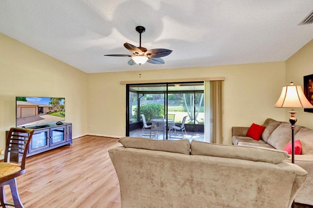 124 Mayfair Lane, Boynton Beach, FL 33426