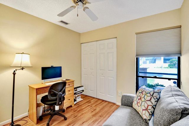124 Mayfair Lane, Boynton Beach, FL 33426