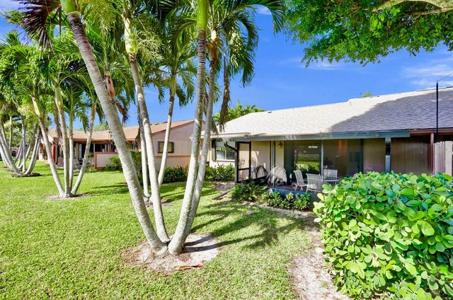 124 Mayfair Lane, Boynton Beach, FL 33426