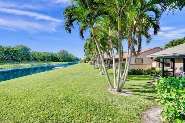 124 Mayfair Lane, Boynton Beach, FL 33426