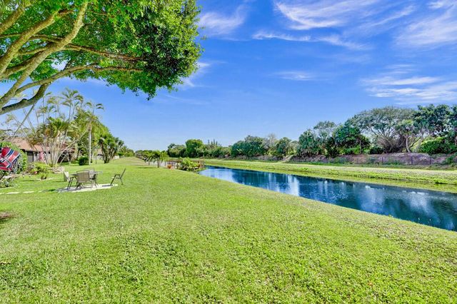 124 Mayfair Lane, Boynton Beach, FL 33426