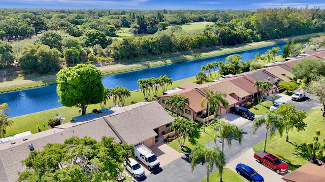 124 Mayfair Lane, Boynton Beach, FL 33426