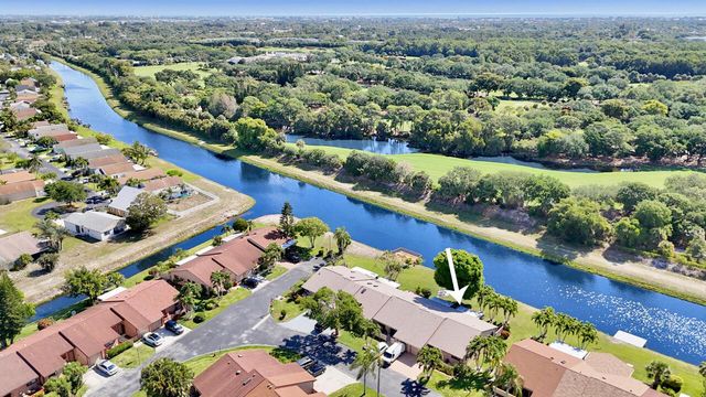 124 Mayfair Lane, Boynton Beach, FL 33426