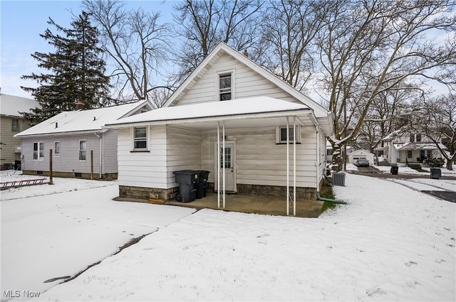 1737 Sheridan Avenue NE, Warren, OH 44483