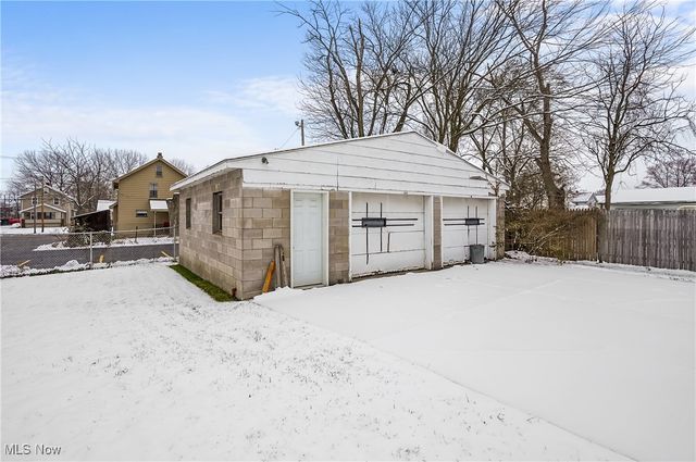 1737 Sheridan Avenue NE, Warren, OH 44483