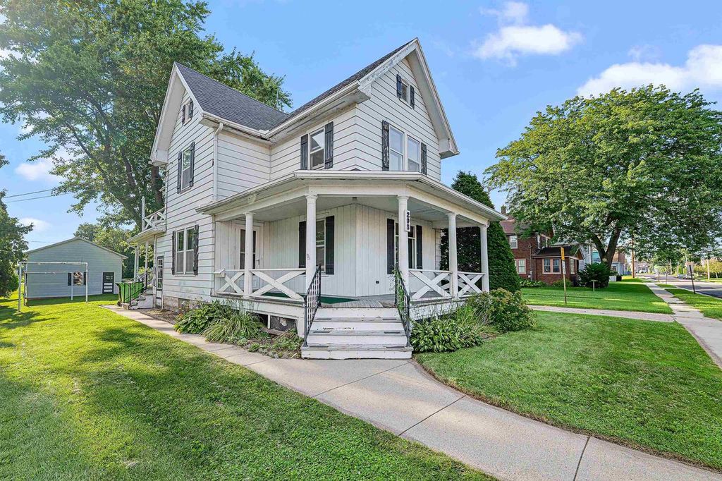 208 Mary Street, Beaver Dam, WI 53916