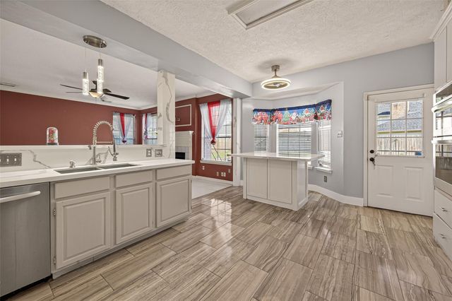 4218 Meadowchase Lane, Houston, TX 77014