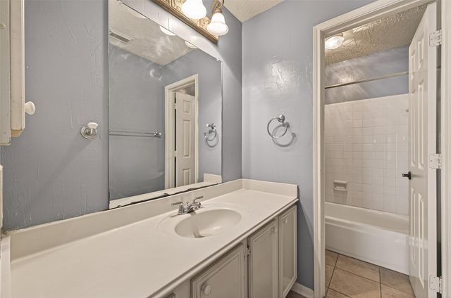 4218 Meadowchase Lane, Houston, TX 77014