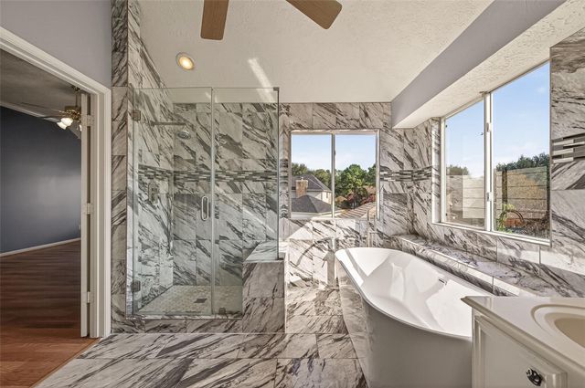 4218 Meadowchase Lane, Houston, TX 77014