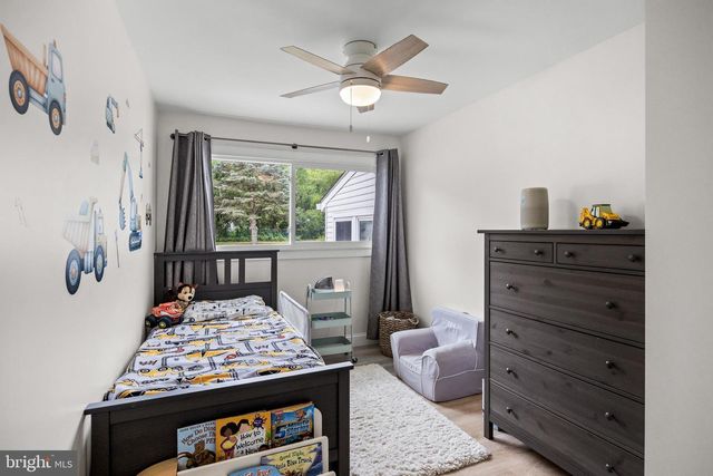 4 BOSWELL RD, Marlton, NJ 08053