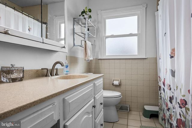 4 BOSWELL RD, Marlton, NJ 08053