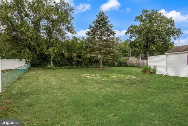 4 BOSWELL RD, Marlton, NJ 08053