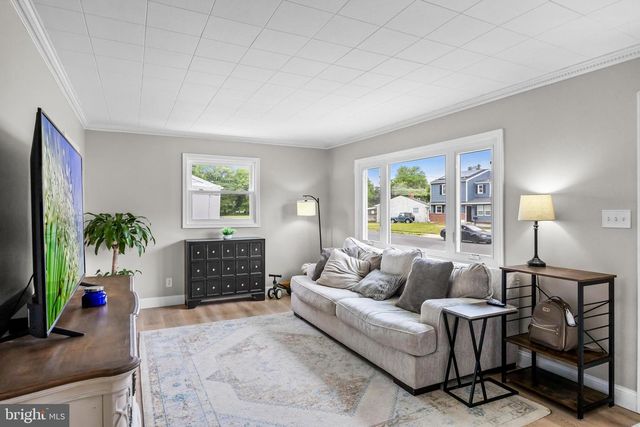 4 BOSWELL RD, Marlton, NJ 08053