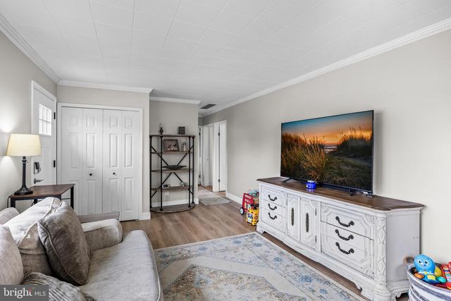 4 BOSWELL RD, Marlton, NJ 08053