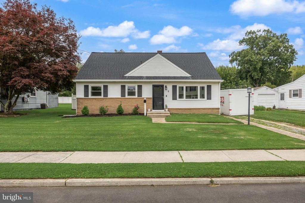 4 BOSWELL RD, Marlton, NJ 08053