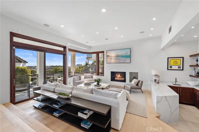 2907 Cliff Drive, Newport Beach, CA 92663