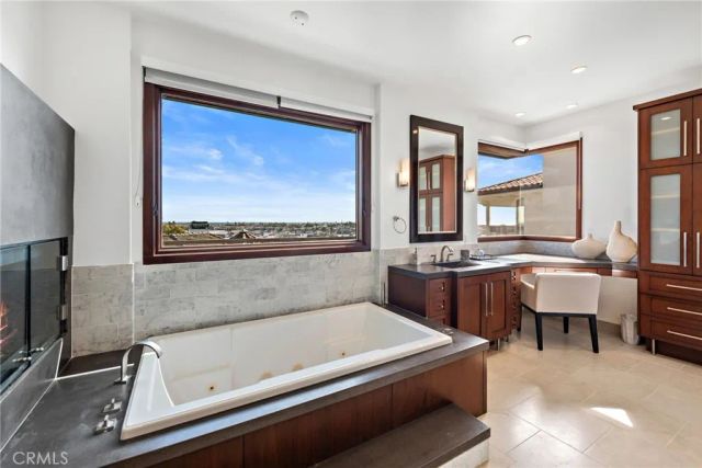 2907 Cliff Drive, Newport Beach, CA 92663