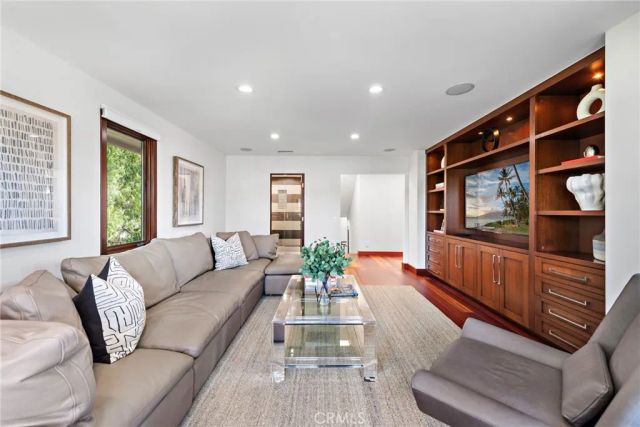 2907 Cliff Drive, Newport Beach, CA 92663