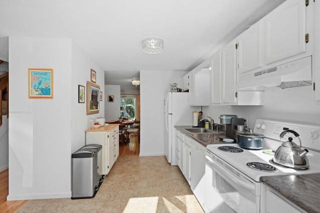 411 Maple Brook Rd 411, Bellingham, MA 02019