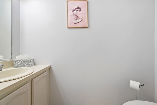 411 Maple Brook Rd 411, Bellingham, MA 02019
