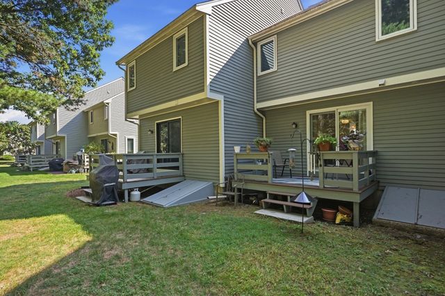 411 Maple Brook Rd 411, Bellingham, MA 02019