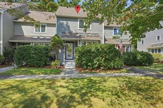 411 Maple Brook Rd 411, Bellingham, MA 02019