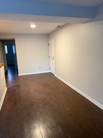 2264 Abbeywood Drive B, Lisle, IL 60532