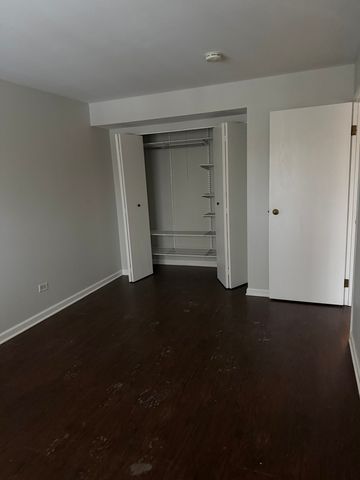 2264 Abbeywood Drive B, Lisle, IL 60532