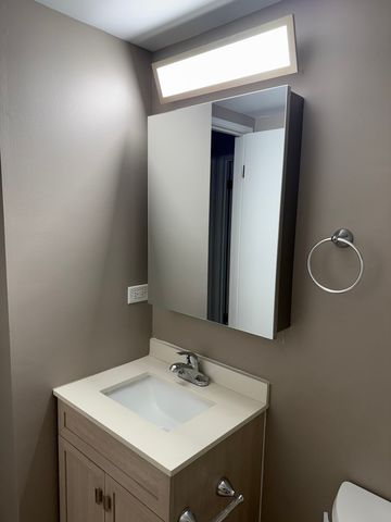 2264 Abbeywood Drive B, Lisle, IL 60532