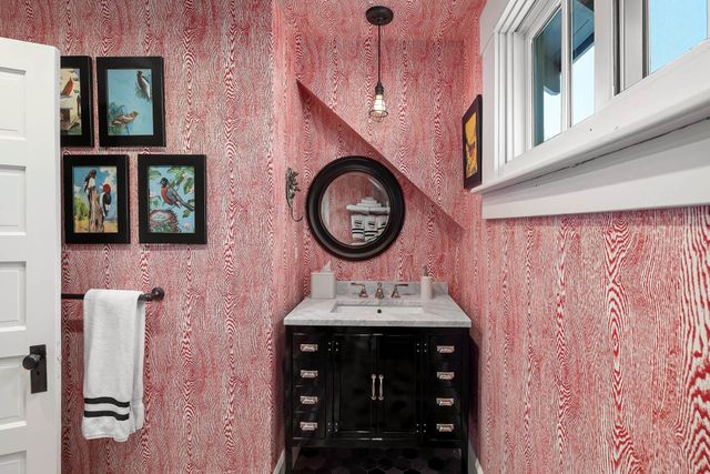 48 Pike Street, Stowe, VT 05672