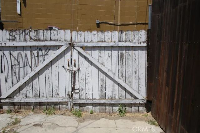 1301 N McCadden Place, Los Angeles, CA 90028