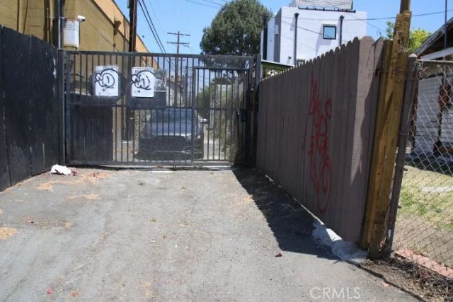 1301 N McCadden Place, Los Angeles, CA 90028