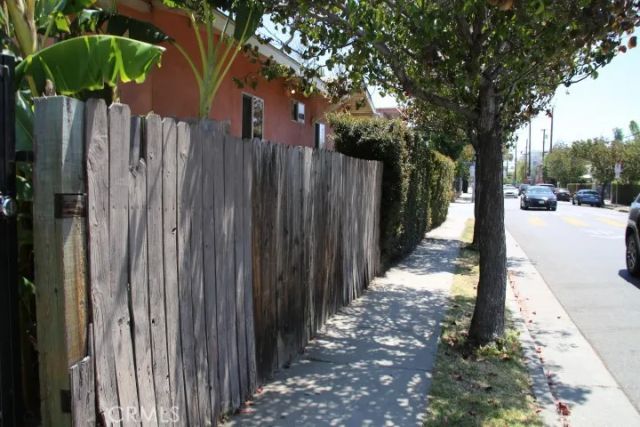 1301 N McCadden Place, Los Angeles, CA 90028