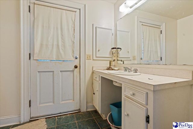 521 W Pine St, Florence, SC 29501