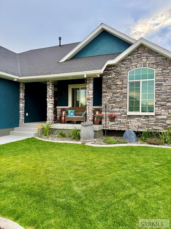 Image 2 of property listing at 1654 Marsala Circle, Ammon, ID 83406