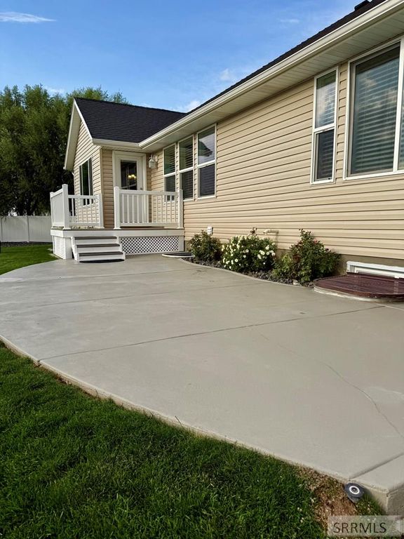 Image 59 of property listing at 1654 Marsala Circle, Ammon, ID 83406