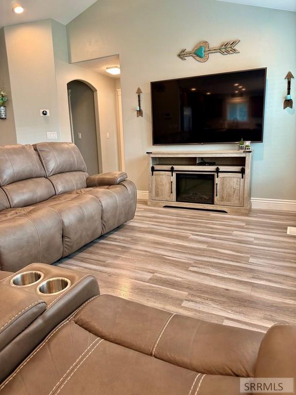 Image 6 of property listing at 1654 Marsala Circle, Ammon, ID 83406