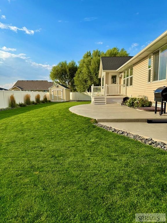 Image 61 of property listing at 1654 Marsala Circle, Ammon, ID 83406