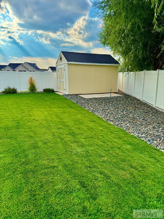 Image 65 of property listing at 1654 Marsala Circle, Ammon, ID 83406
