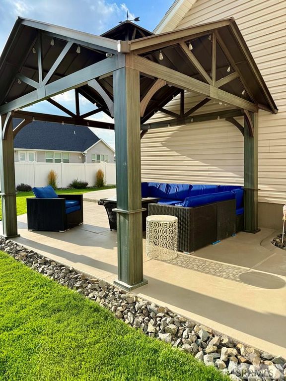 Image 66 of property listing at 1654 Marsala Circle, Ammon, ID 83406
