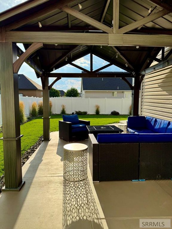 Image 71 of property listing at 1654 Marsala Circle, Ammon, ID 83406