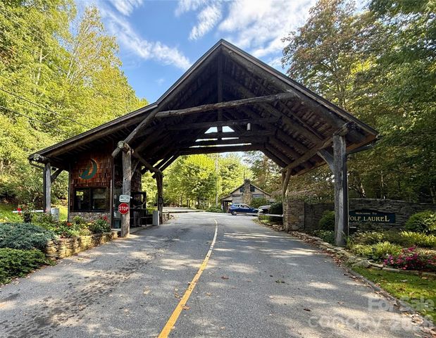 96 Goldenleaf Road, Mars Hill, NC 28754