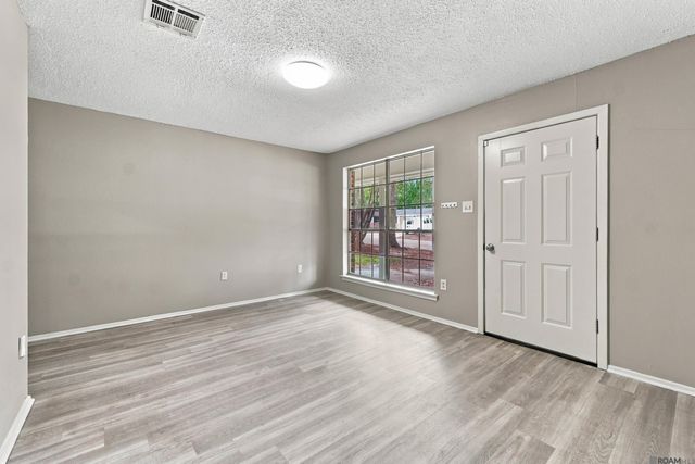 7349 Meadow Park Ave, Baton Rouge, LA 70810