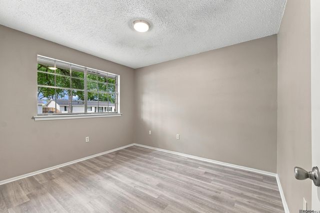 7349 Meadow Park Ave, Baton Rouge, LA 70810
