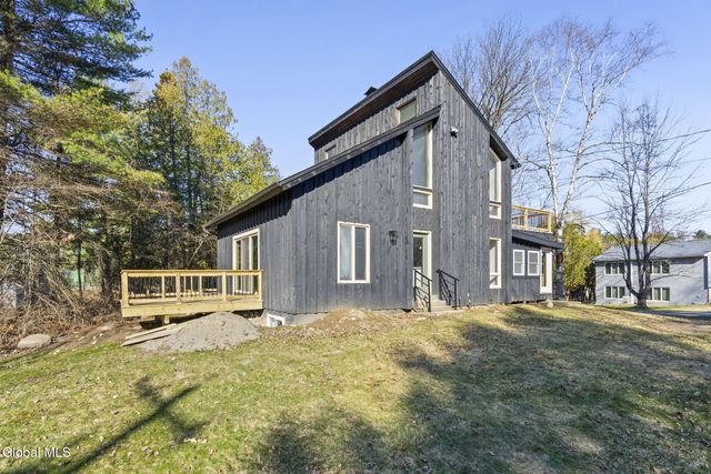 27 Honeysuckle Lane, Queensbury, NY 12845