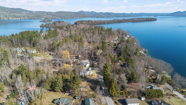 27 Honeysuckle Lane, Queensbury, NY 12845