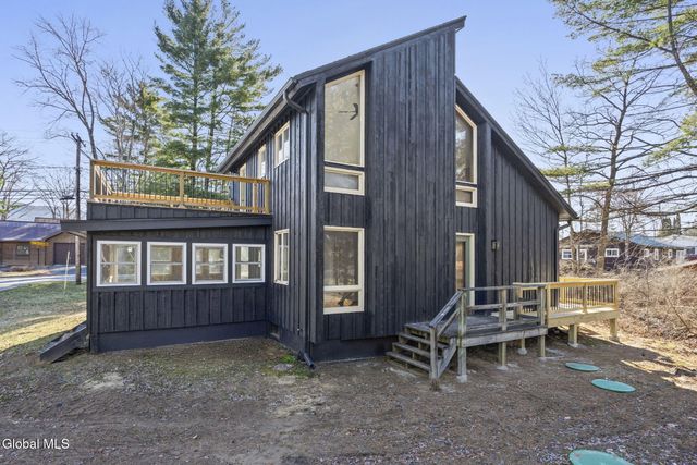 27 Honeysuckle Lane, Queensbury, NY 12845