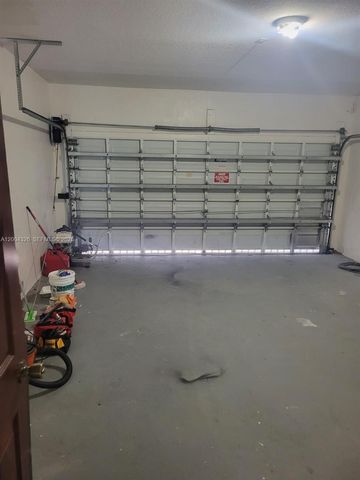 2614 NE 41st Rd, Homestead, FL 33033